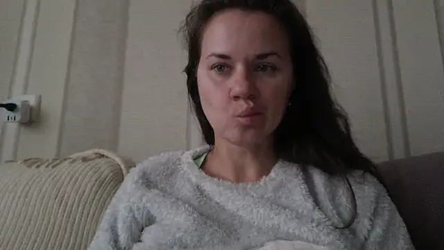 GiaaCaranggi online show from October 2025 10:38:02 AM