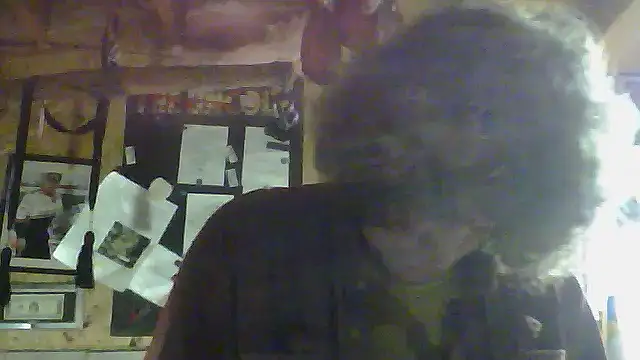 Snapshot of OldManOnline chatting on May 2026 01:46:02 AM OldManOnline online show from May 2026 01:46:02 AM