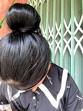 Linh-xxx online show from October 2025 05:07:02 AM