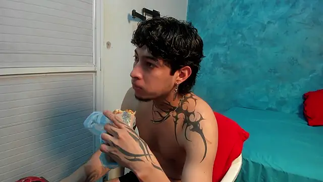 Snapshot of Sky_Wild chatting on February 2026 07:10:01 PM Sky Wild online show from February 2026 07:10:01 PM