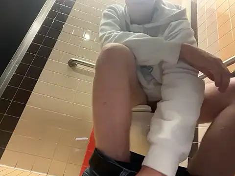 eddieeeeee1232 online show from November 2025 05:47:02 PM