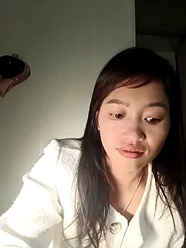 Snapshot of -Paige- chatting on February 2026 07:24:01 AM -Paige- online show from February 2026 07:24:01 AM