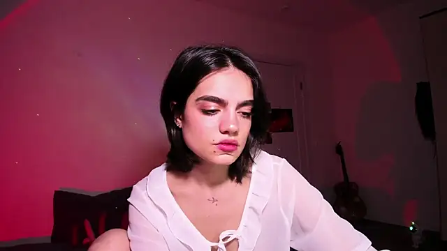 nightfloatt online show from December 2025 06:04:01 PM