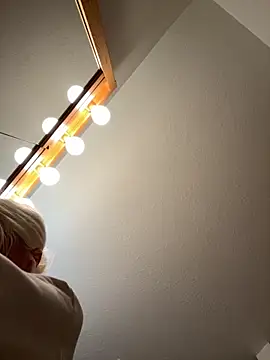 itspinkkk online show from October 2025 02:33:01 AM