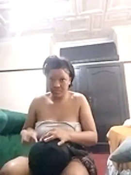 CaramelBoootie online show from April 2026 07:33:01 PM