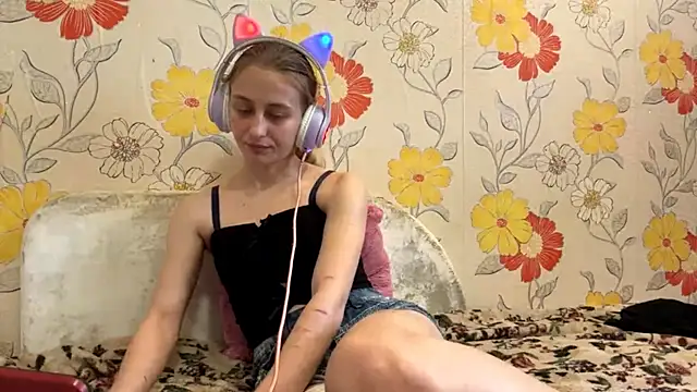 AmeliLia online show from April 2026 11:30:02 AM