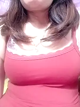 YiyinLy online show from February 2026 07:29:01 AM