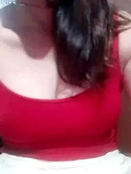 YiyinLy online show from March 2026 02:20:01 PM