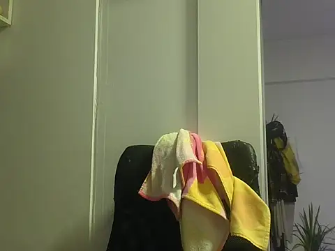 miapink33 online show from November 2025 02:44:01 AM