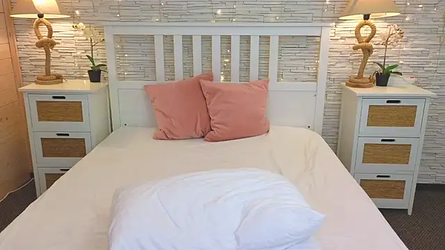 Snapshot of Soft_Lilly chatting on May 2026 05:02:02 AM Soft Lilly online show from May 2026 05:02:02 AM