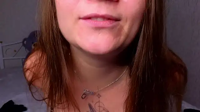 Amy  Leee  online show from November 2025 06:51:02 PM