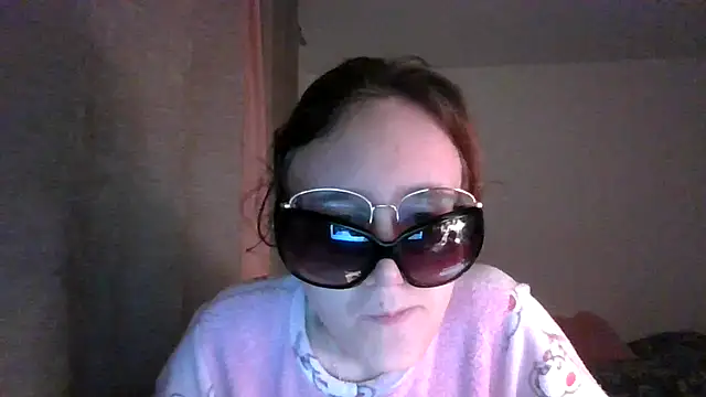 Snapshot of LuckySLove chatting on January 2026 09:24:01 PM LuckySLove online show from January 2026 09:24:01 PM