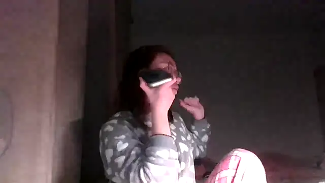 Snapshot of LuckySLove chatting on March 2026 07:29:01 PM LuckySLove online show from March 2026 07:29:01 PM