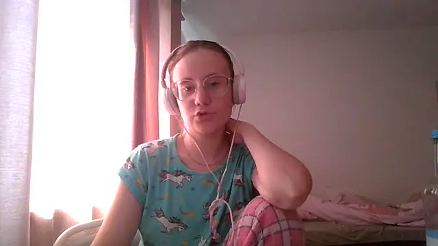 LuckySLove online show from July 2026 01:17:02 PM