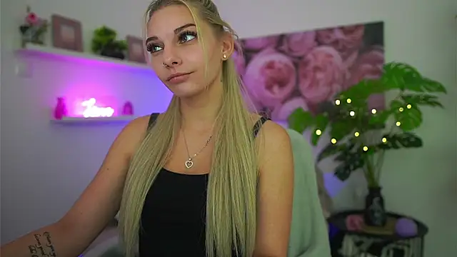 Vanda Lust online show from October 2025 08:59:01 AM