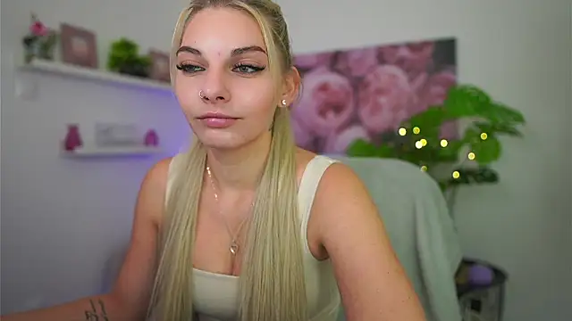 Vanda Lust online show from October 2025 08:17:01 AM