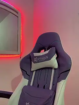 Snapshot of La-Gatiita-trans chatting on February 2026 02:16:02 AM La-Gatiita-trans online show from February 2026 02:16:02 AM