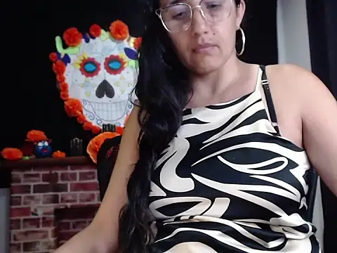 Lucyy Naugthy online show from November 2025 12:37:02 PM