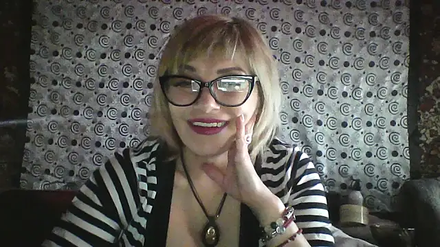 Snapshot of Lia_Ray chatting on November 2025 08:30:01 PM Lia Ray online show from November 2025 08:30:01 PM