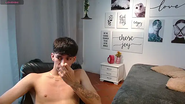 AmethystShadow17 online show from November 2025 07:28:01 PM