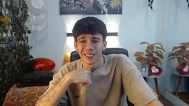 AmethystShadow17 online show from April 2026 03:18:01 AM