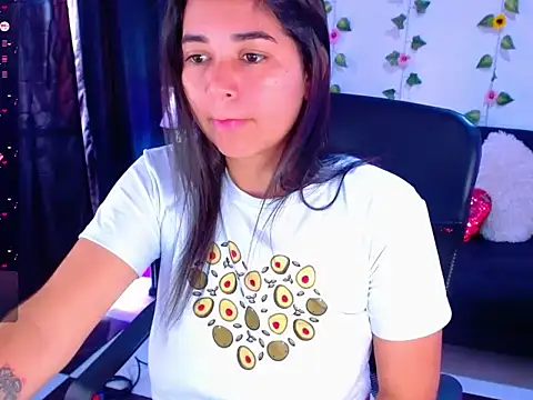 HaannaAGT online show from November 2025 04:09:01 PM