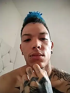 Snapshot of Overinktt chatting on October 2025 04:44:02 PM Overinktt online show from October 2025 04:44:02 PM