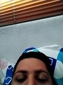 Snapshot of Eduar0015 chatting on November 2025 07:46:02 PM Eduar0015 online show from November 2025 07:46:02 PM