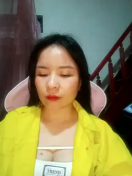 Snapshot of Listen-ly chatting on November 2025 03:23:01 PM Listen-ly online show from November 2025 03:23:01 PM