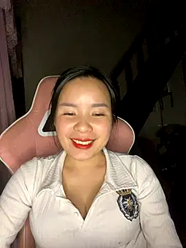 Snapshot of Listen-ly chatting on November 2025 04:34:02 PM Listen-ly online show from November 2025 04:34:02 PM