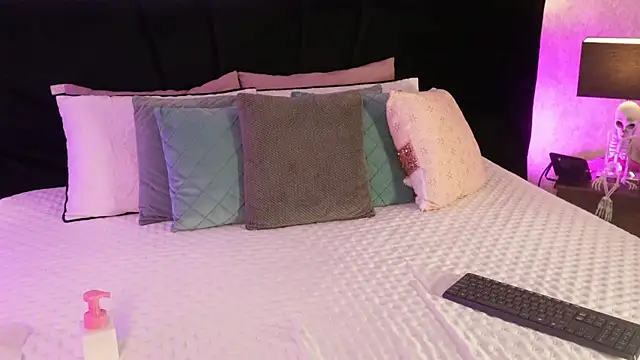 mariianna lopez  online show from March 2026 07:10:01 PM