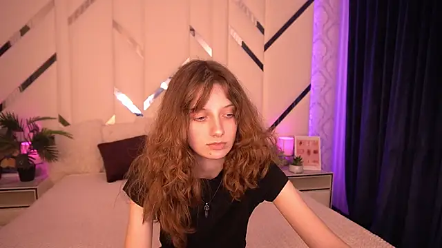 CuteeFoxy online show from November 2025 02:38:02 PM