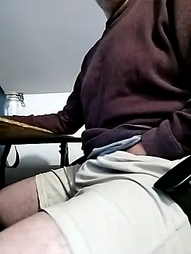 Snapshot of nicolaspgarnier chatting on November 2025 06:20:01 PM nicolaspgarnier online show from November 2025 06:20:01 PM