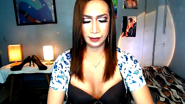 littleredbunny27 online show from March 2026 08:57:02 PM