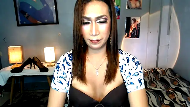 Snapshot of littleredbunny27 chatting on June 2026 09:31:01 PM littleredbunny27 online show from June 2026 09:31:01 PM
