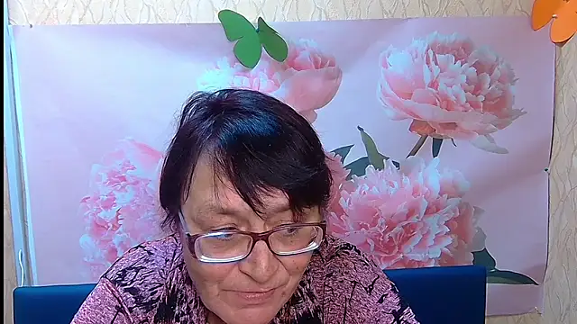 Snapshot of MeganSword chatting on October 2025 11:33:02 AM MeganSword online show from October 2025 11:33:02 AM