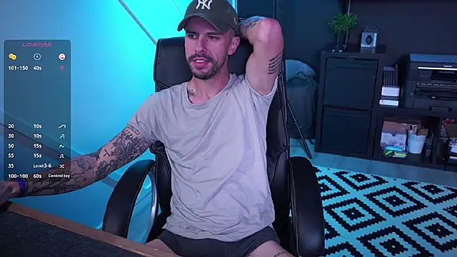 Snapshot of monsieurguitsxxx chatting on November 2025 12:37:02 PM monsieurguitsxxx online show from November 2025 12:37:02 PM