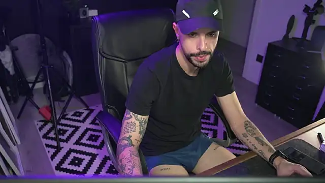 Snapshot of monsieurguitsxxx chatting on January 2026 02:52:02 PM monsieurguitsxxx online show from January 2026 02:52:02 PM