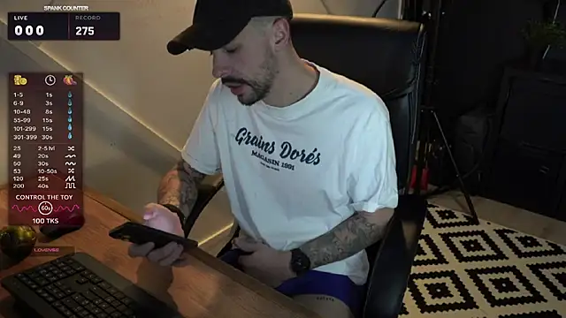 Snapshot of monsieurguitsxxx chatting on February 2026 04:23:01 PM monsieurguitsxxx online show from February 2026 04:23:01 PM