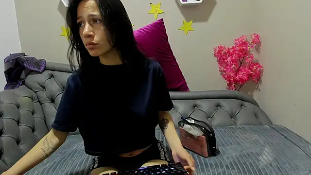 Laskhmi  online show from November 2025 01:44:02 PM