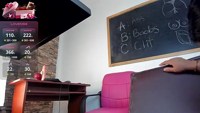 Savanna rios online show from November 2025 12:06:01 PM