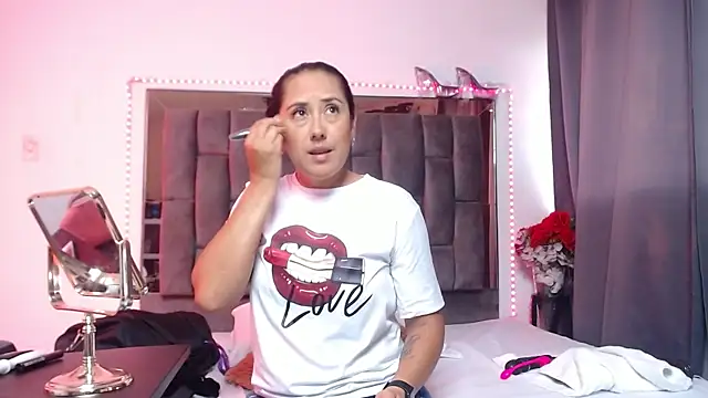 Salmma Milf online show from April 2026 11:48:01 AM