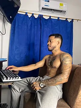 Kylian Alessandro online show from November 2025 08:51:01 PM