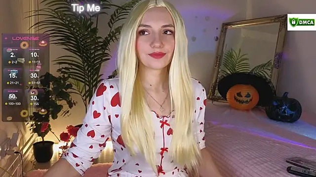 Snapshot of cute_cake chatting on October 2025 09:48:01 AM cute cake online show from October 2025 09:48:01 AM