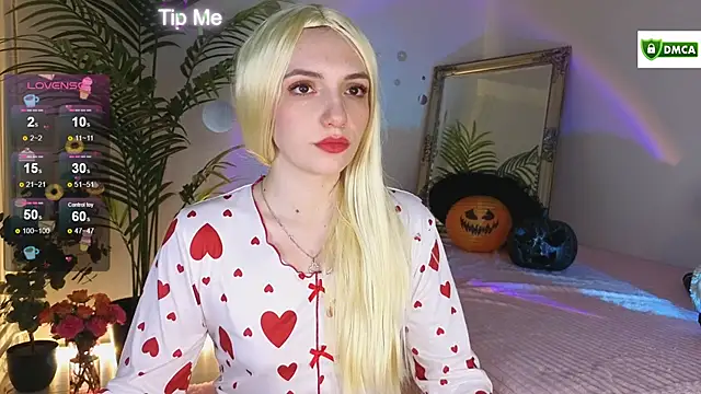 Snapshot of cute_cake chatting on October 2025 12:41:02 PM cute cake online show from October 2025 12:41:02 PM