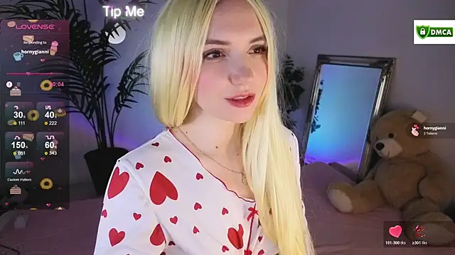 Snapshot of cute_cake chatting on November 2025 04:01:01 AM cute cake online show from November 2025 04:01:01 AM