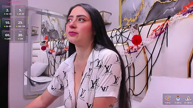 JuliethCruz  online show from November 2025 05:48:02 PM