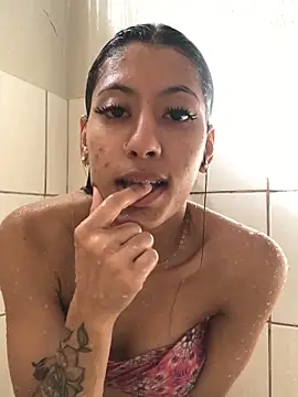 santosz83 online show from November 2025 06:39:01 PM