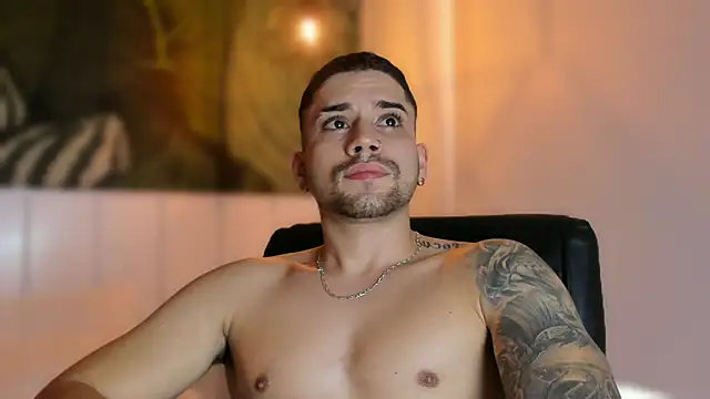 Snapshot of Mike_montoya01 chatting on November 2025 05:12:01 PM Mike montoya01 online show from November 2025 05:12:01 PM