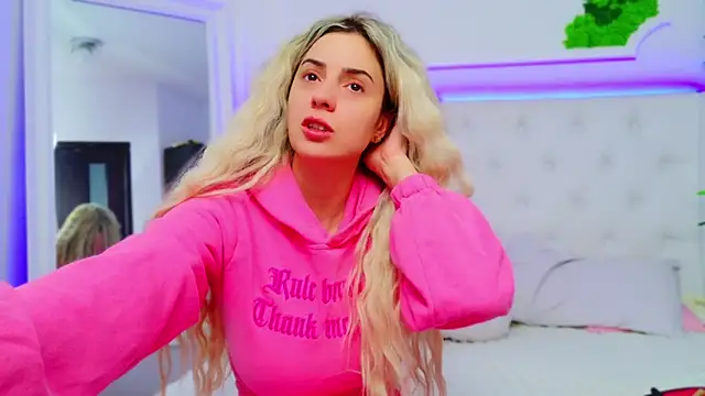 Snapshot of AriannaSins chatting on January 2025 01:09:01 PM AriannaSins online show from January 2025 01:09:01 PM